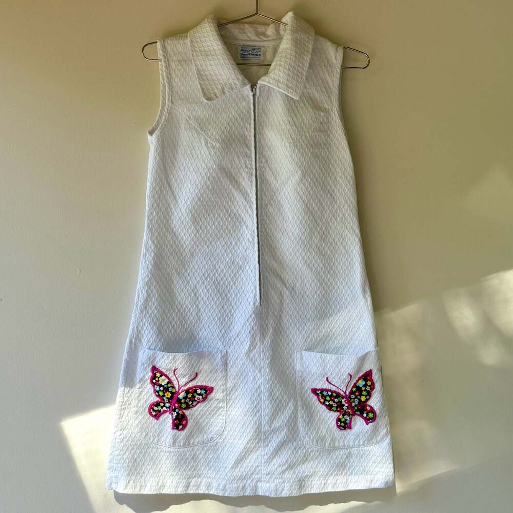 Vintage 1960s Sears Perma-Prest White Waffle Knit Zip-Front Shift Dress with But